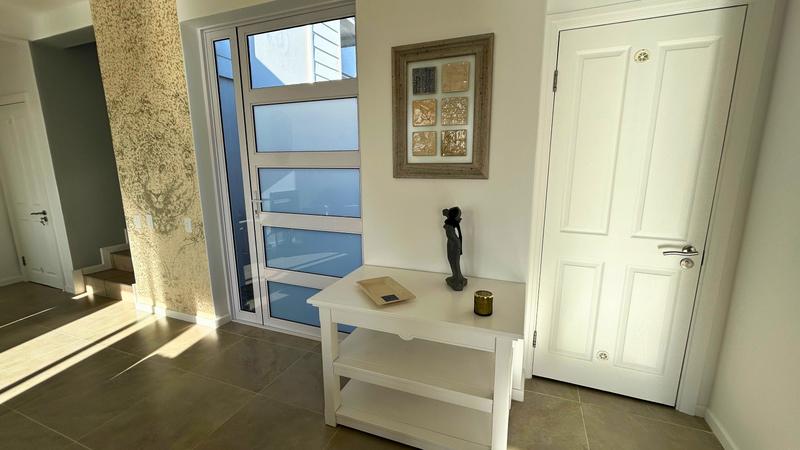 To Let 4 Bedroom Property for Rent in Pinnacle Point Golf Estate Western Cape
